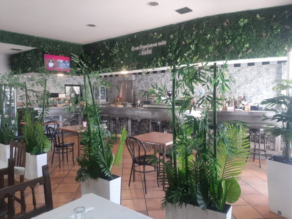 Contacta restaurante y cafetería La Estrella en Valdonaire